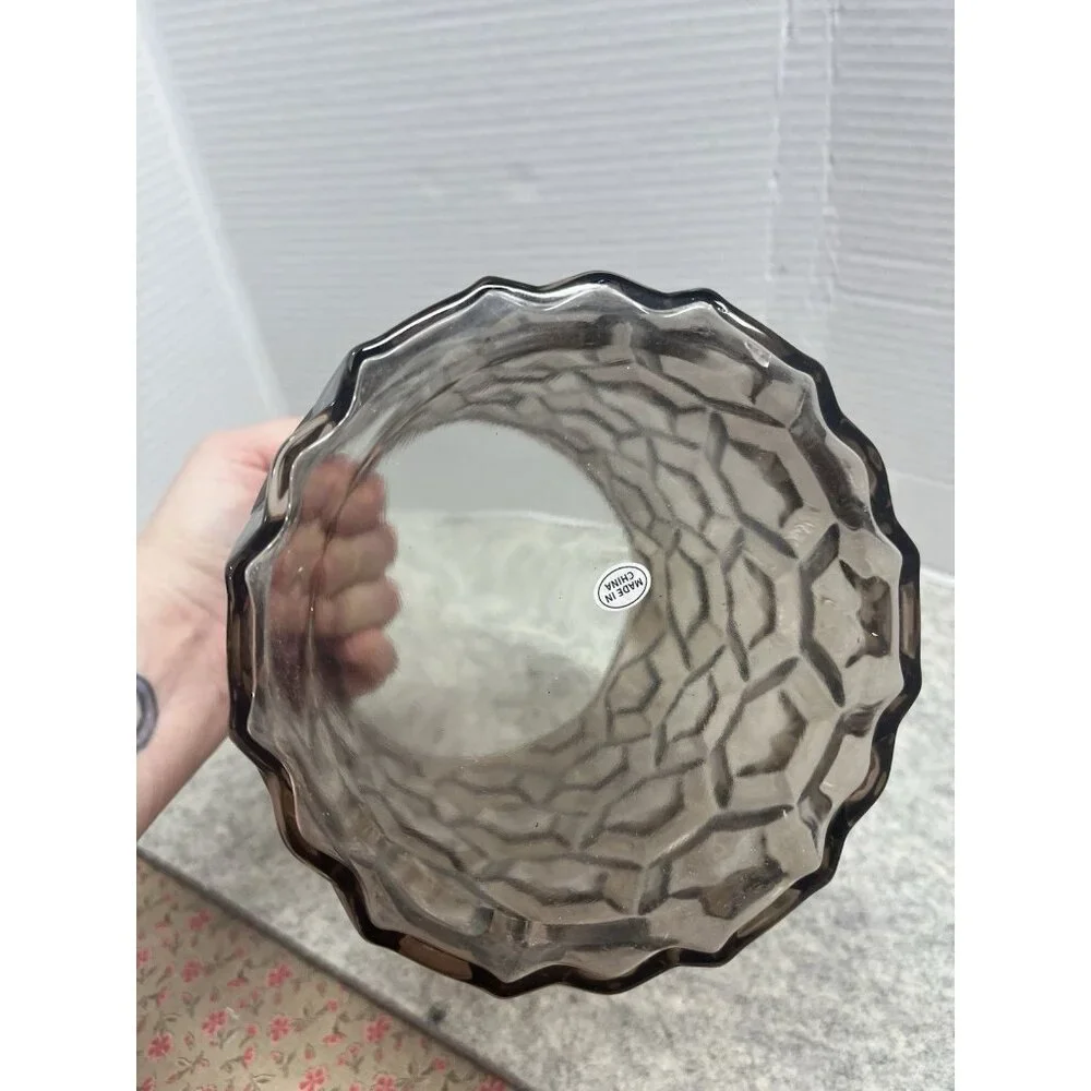 Round Honeycomb Pattern Glass Vase 7